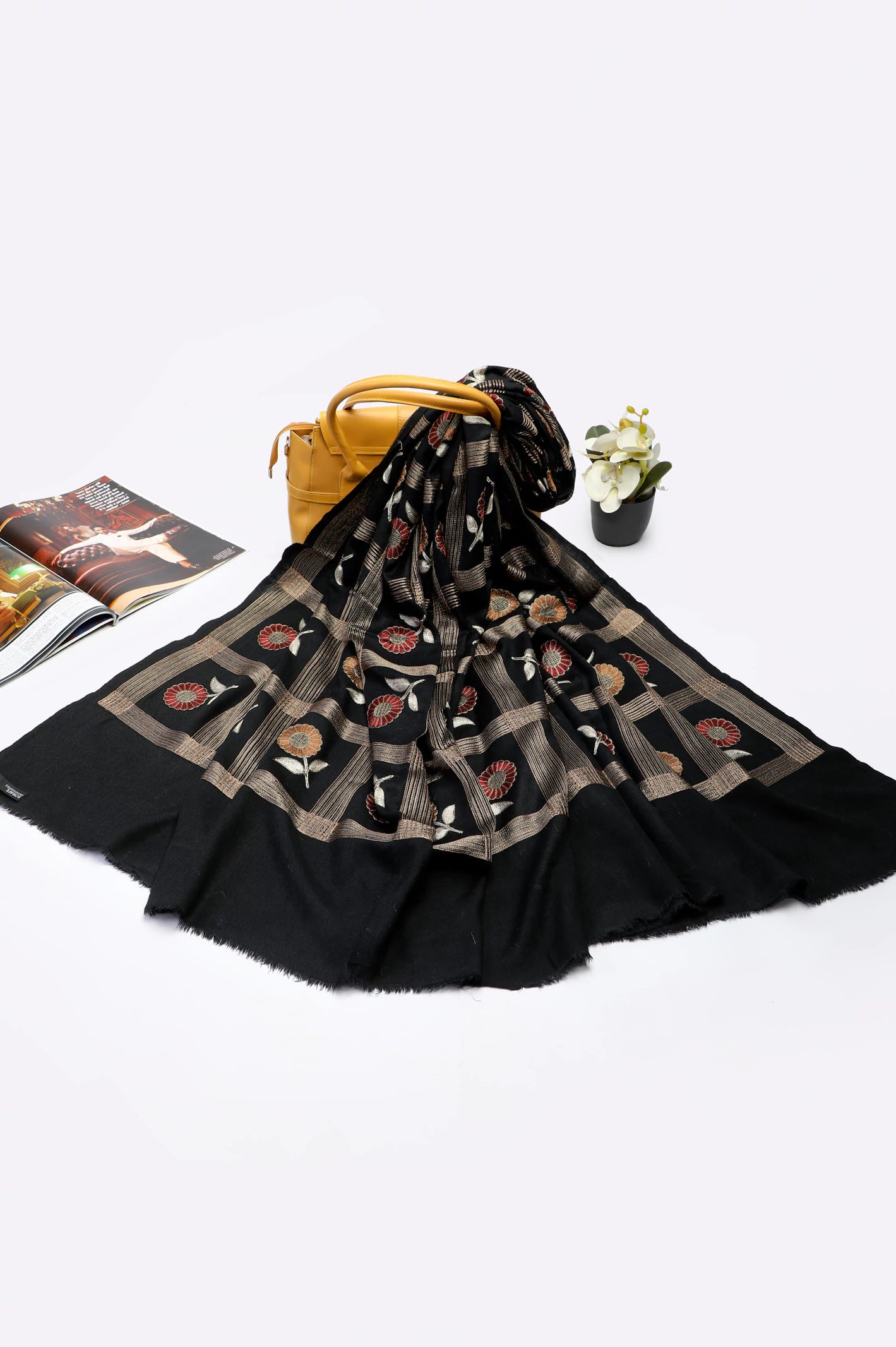 Black Pashmina Wool Ladies Shawl – Diners Pakistan