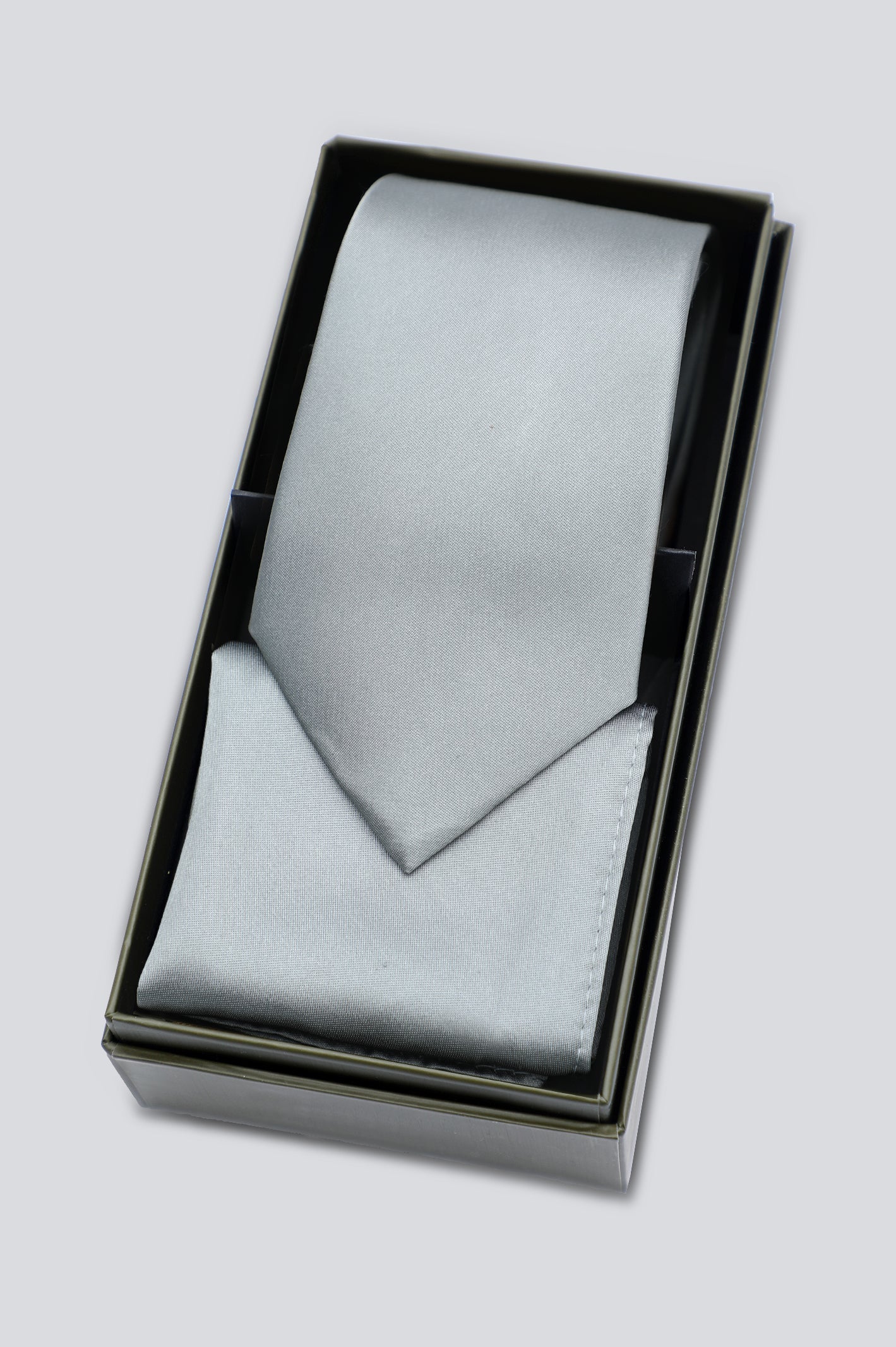 Silver Luxury Tie with Pocket Square