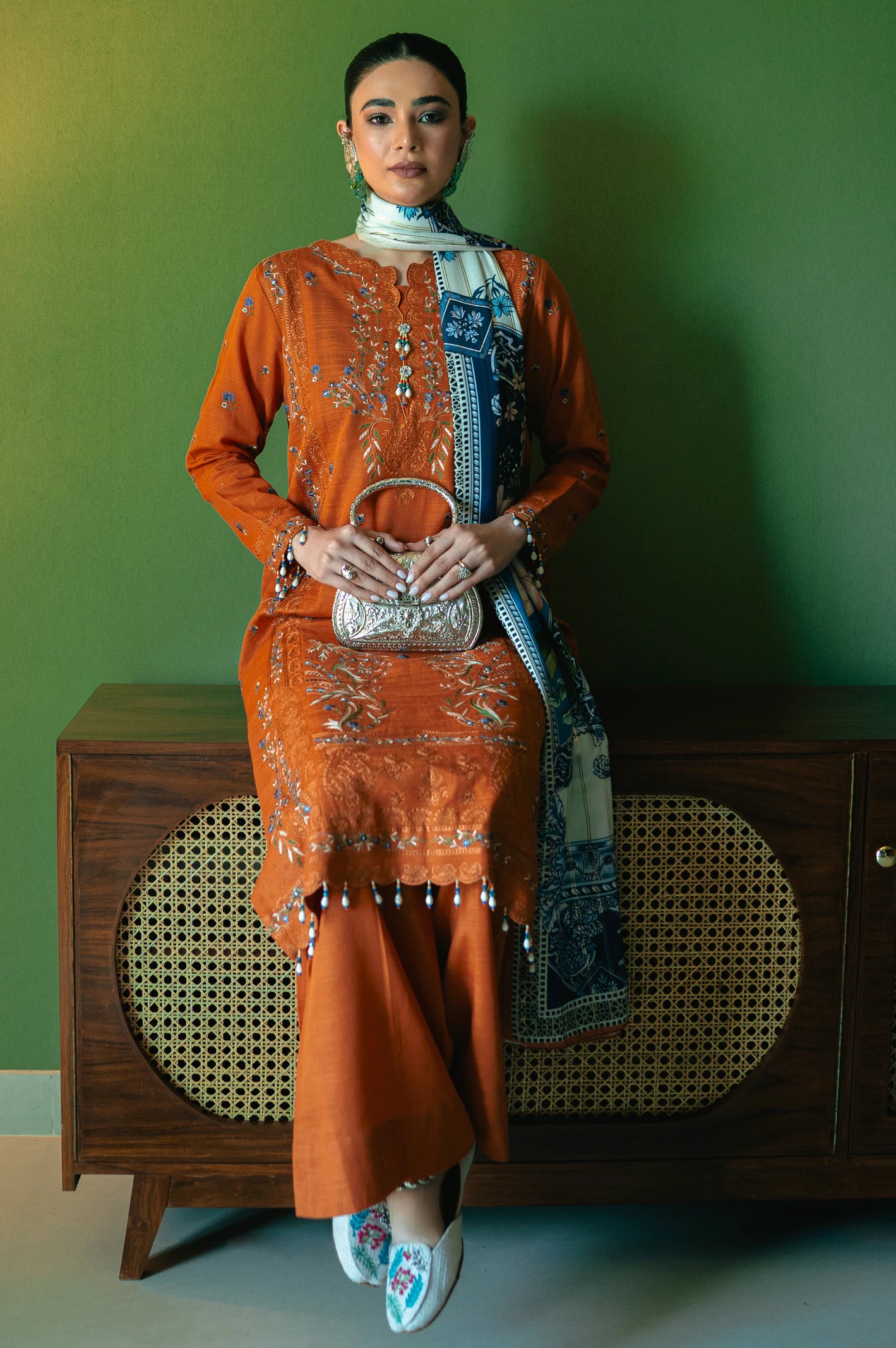 Khaddar Embroidered 3PC Unstitched Suit From Diners