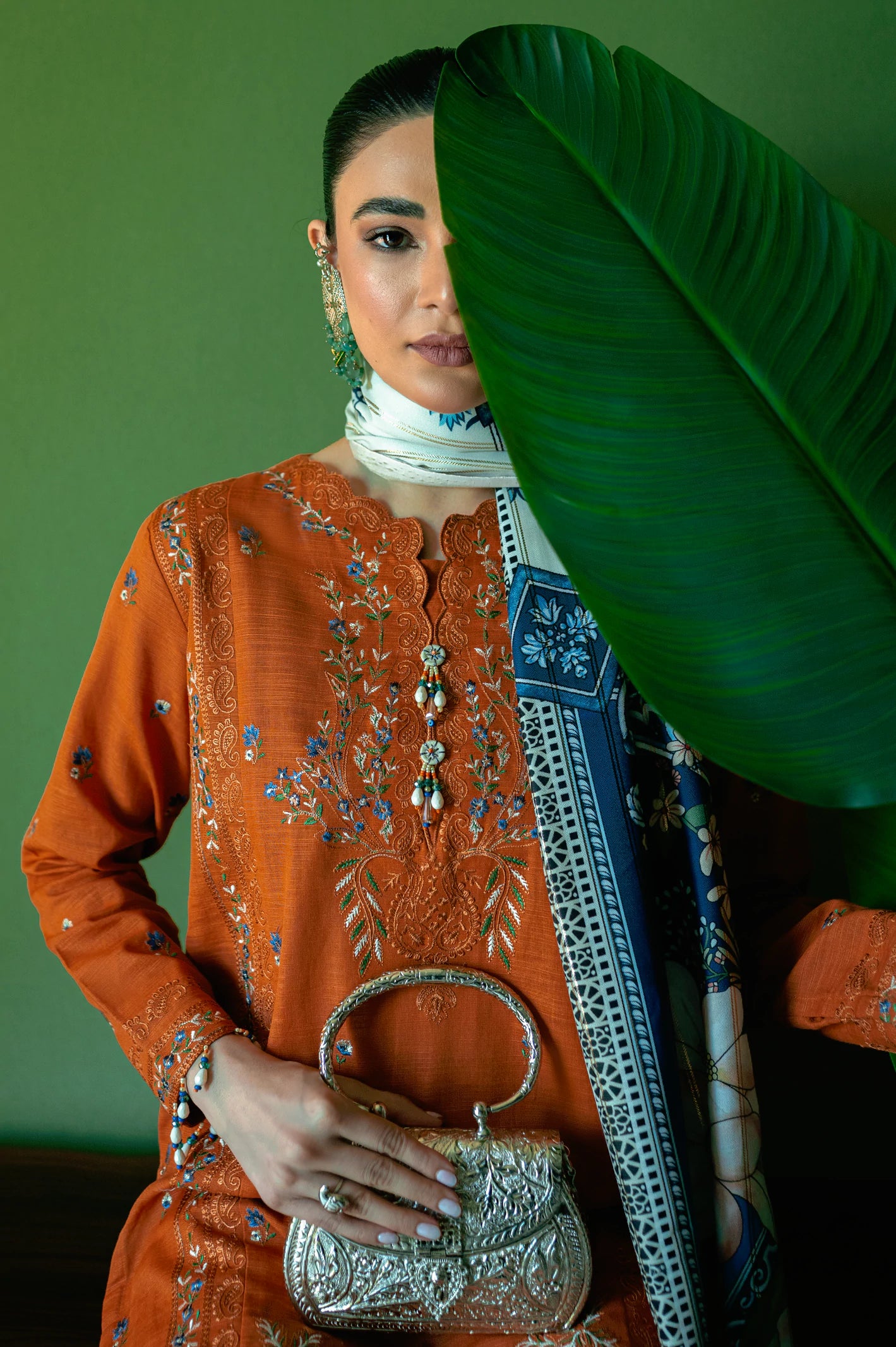 Khaddar Embroidered 3PC Unstitched Suit From Diners