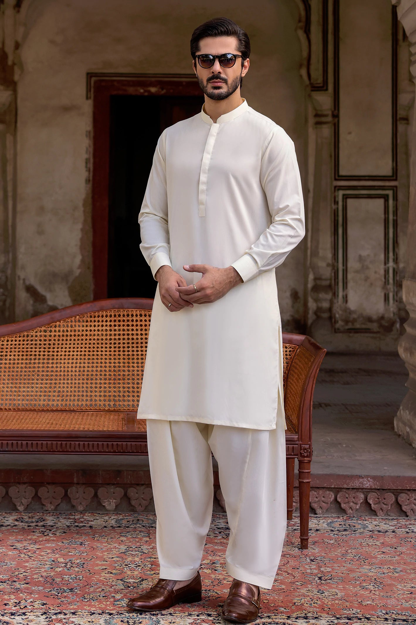 Men Wash & Wear Cream Shalwar Kameez