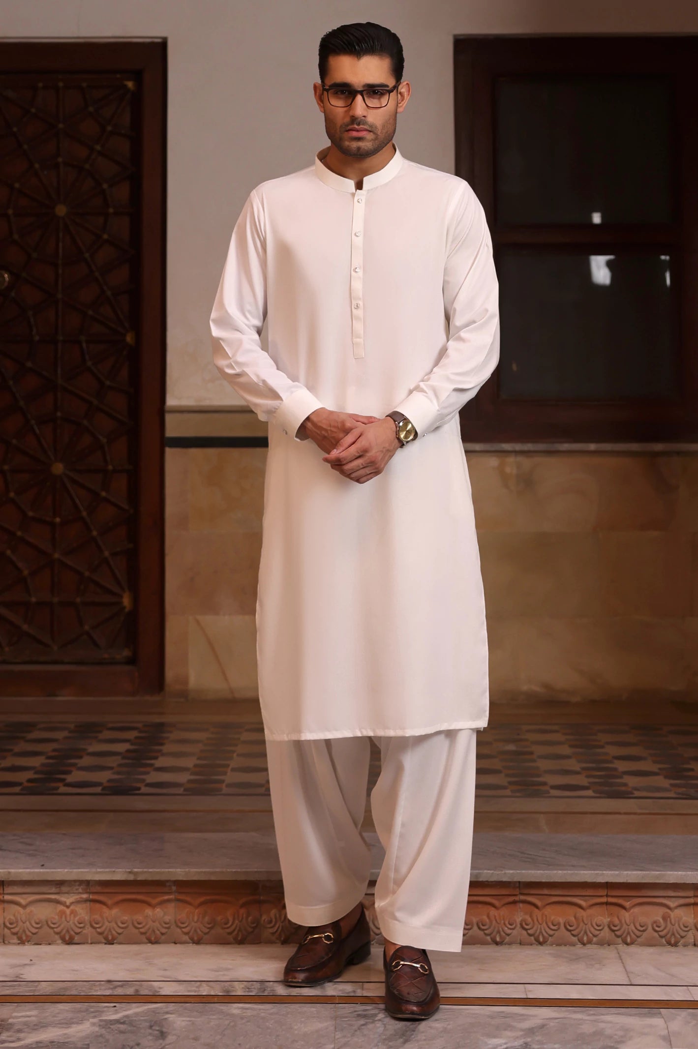 Men Off White Shalwar Kameez