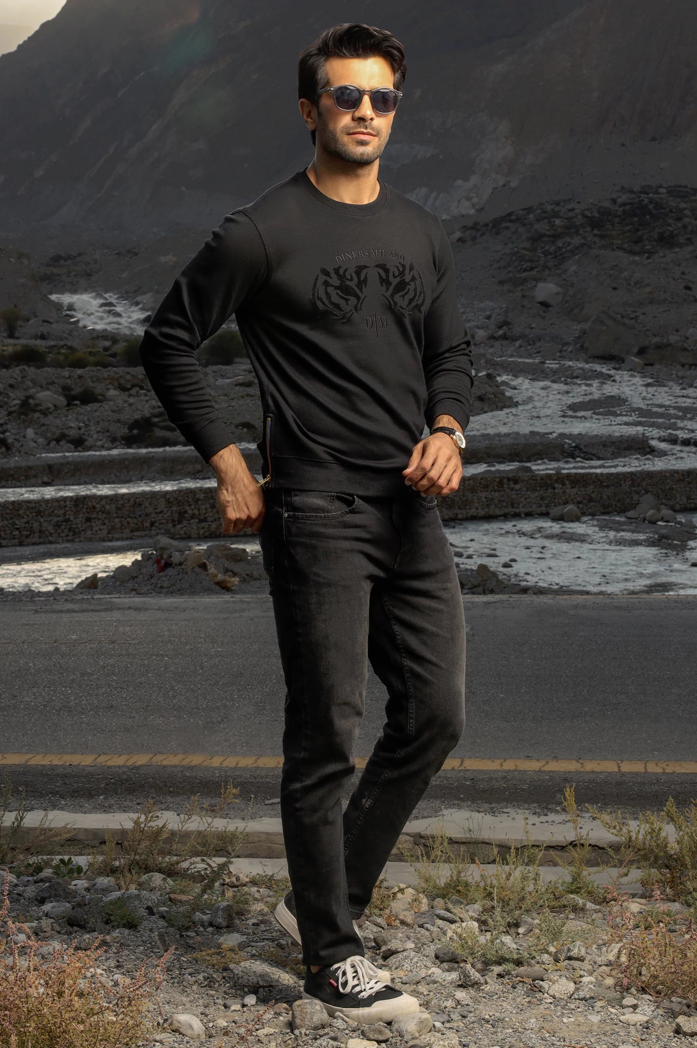 Black Graphic Embossed Sweatshirt From Diners