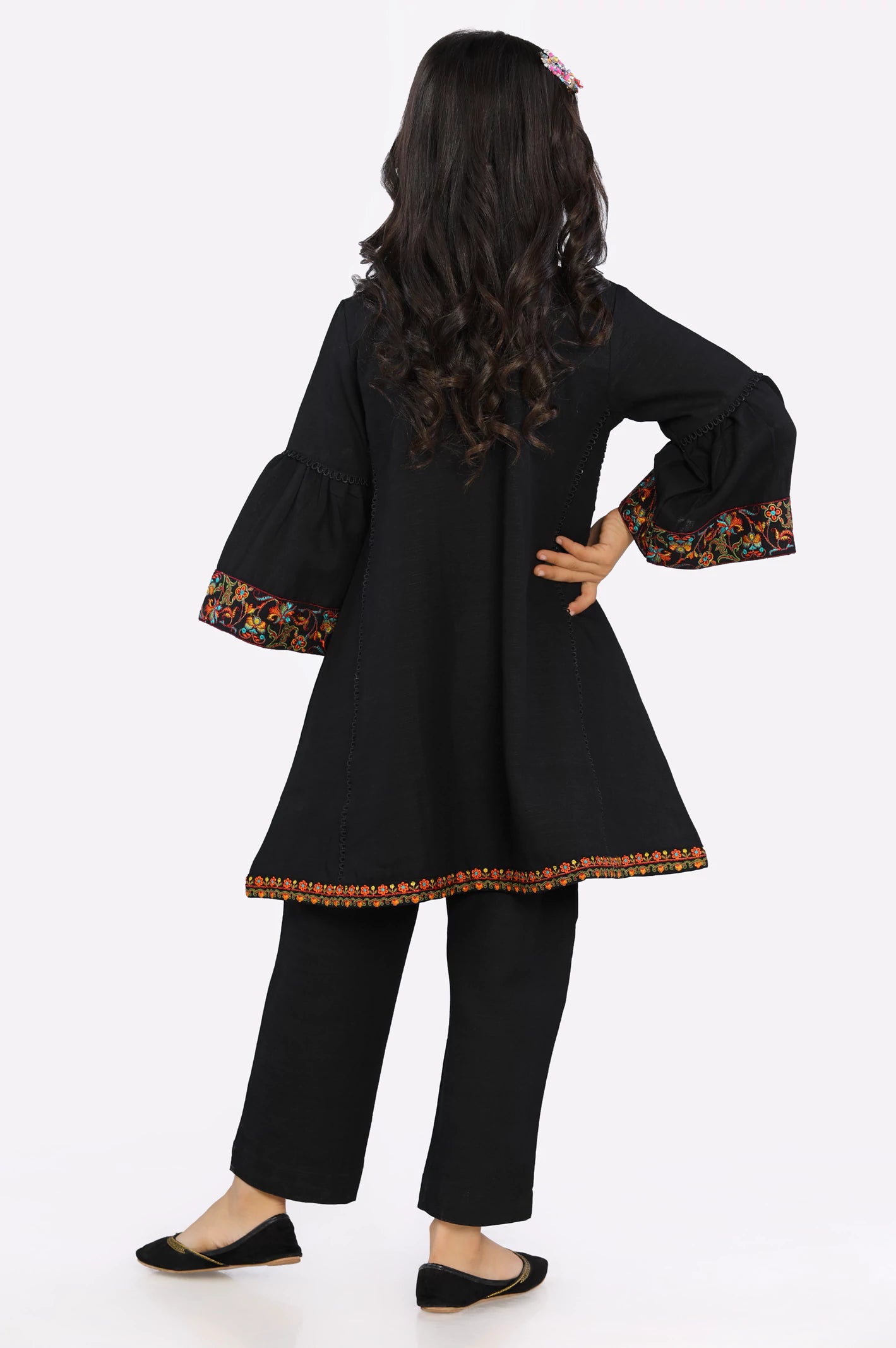 Khaddar Embroidered Girls 2PC Suit From Diners