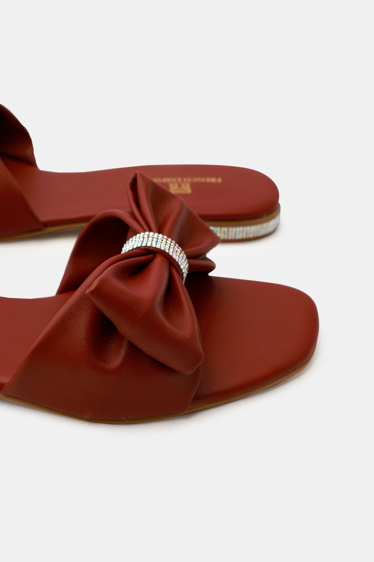 Maroon Ladies Casual Slippers From Diners