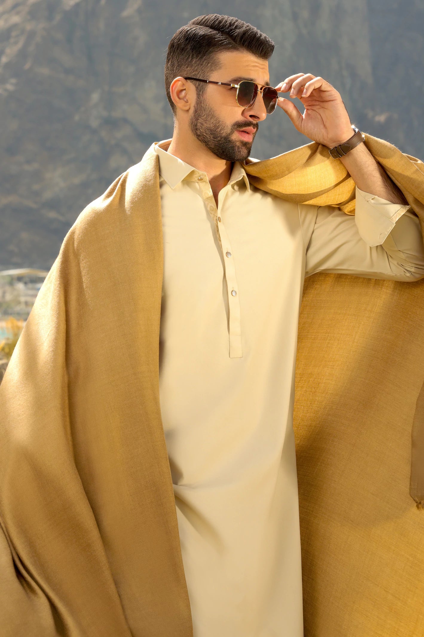 Mens  Classic Camel Wool Shawl