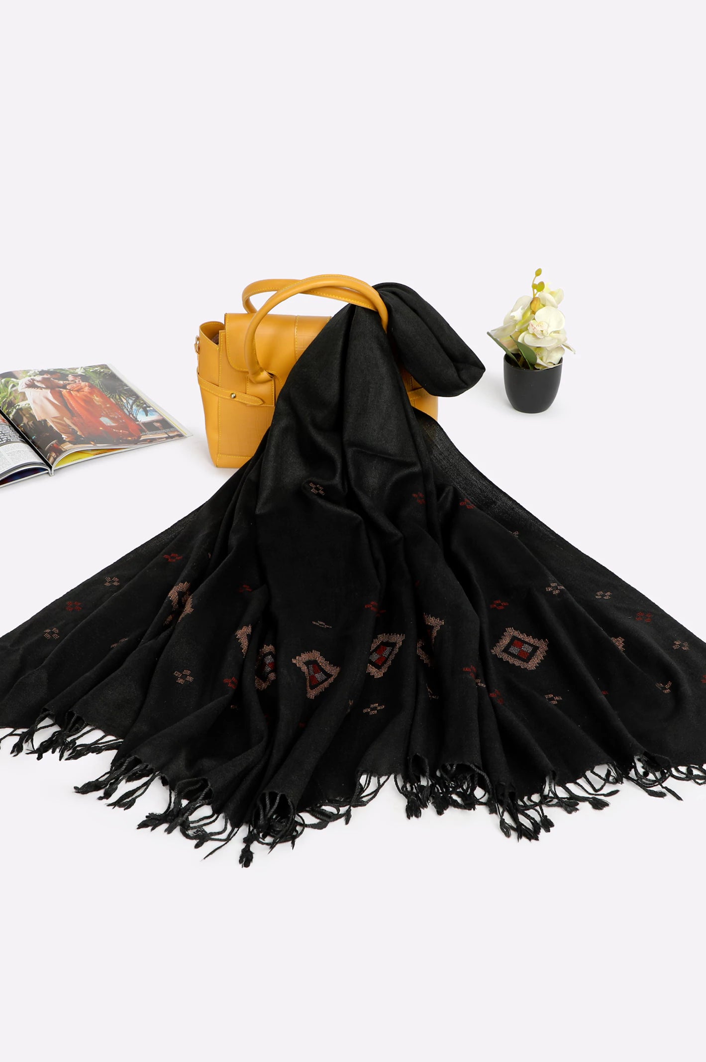 Black Pashmina Wool Ladies Shawl From Diners