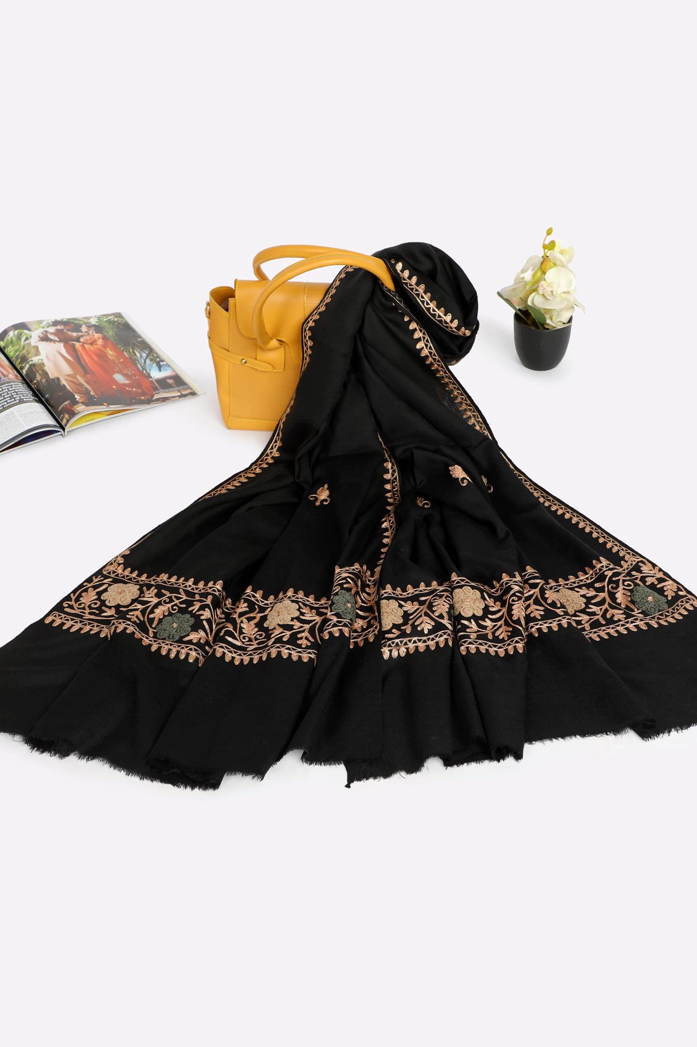 Black Pashmina Wool Ladies Shawl From Diners