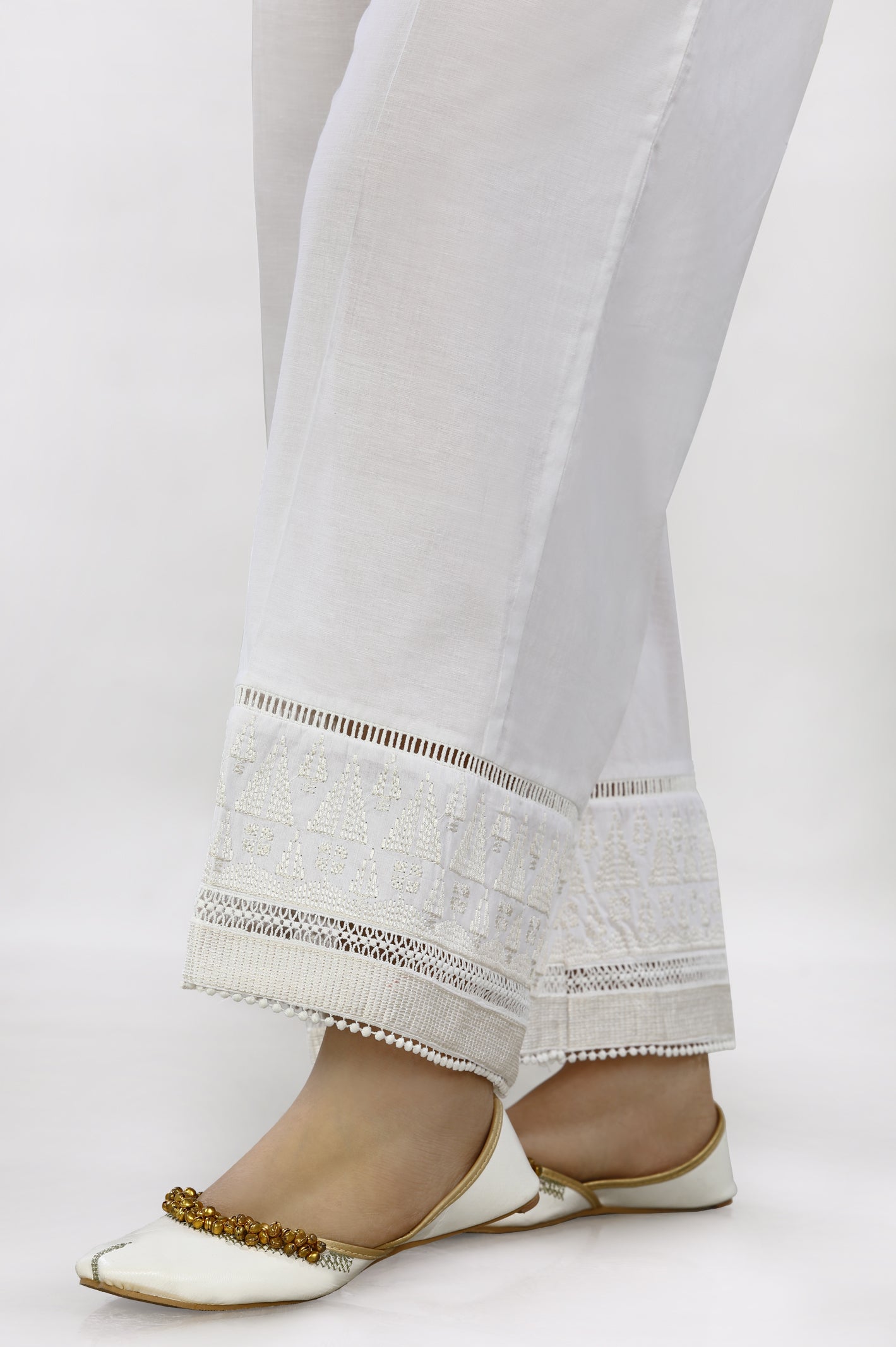 White Trouser – Diners Pakistan