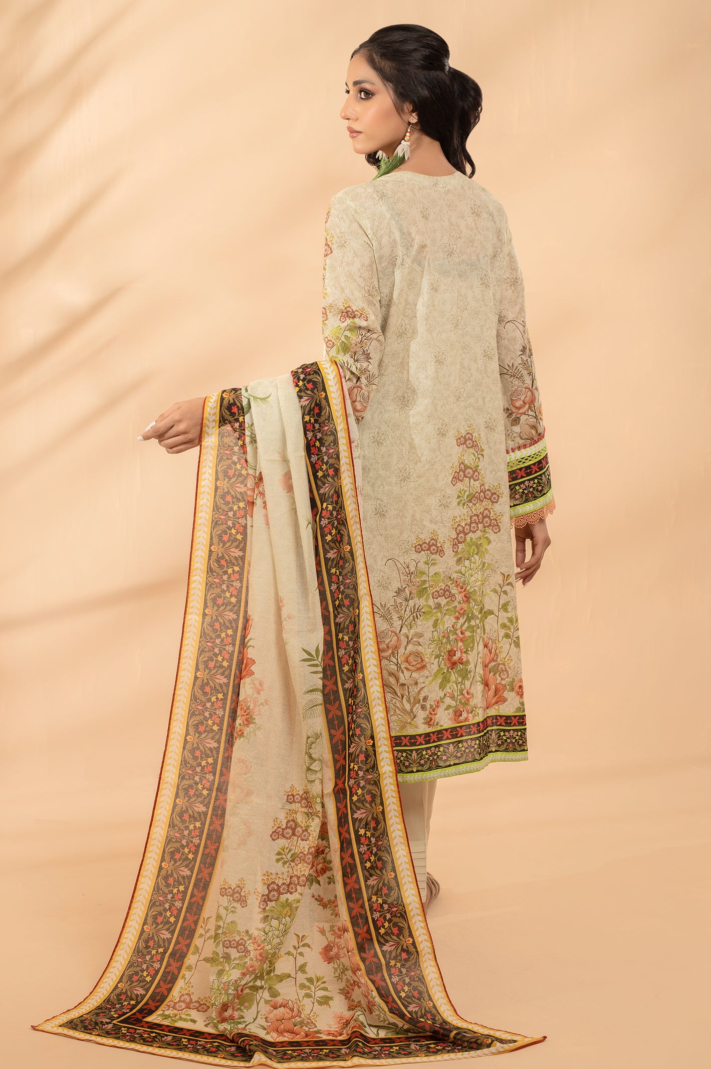 3PC Unstitched Lawn Printed Suit From Diners