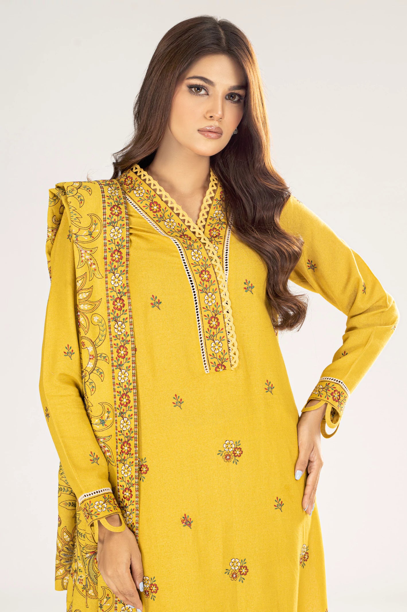 Karandi Viscose Embroidered 3PC Unstitched Suit From Diners