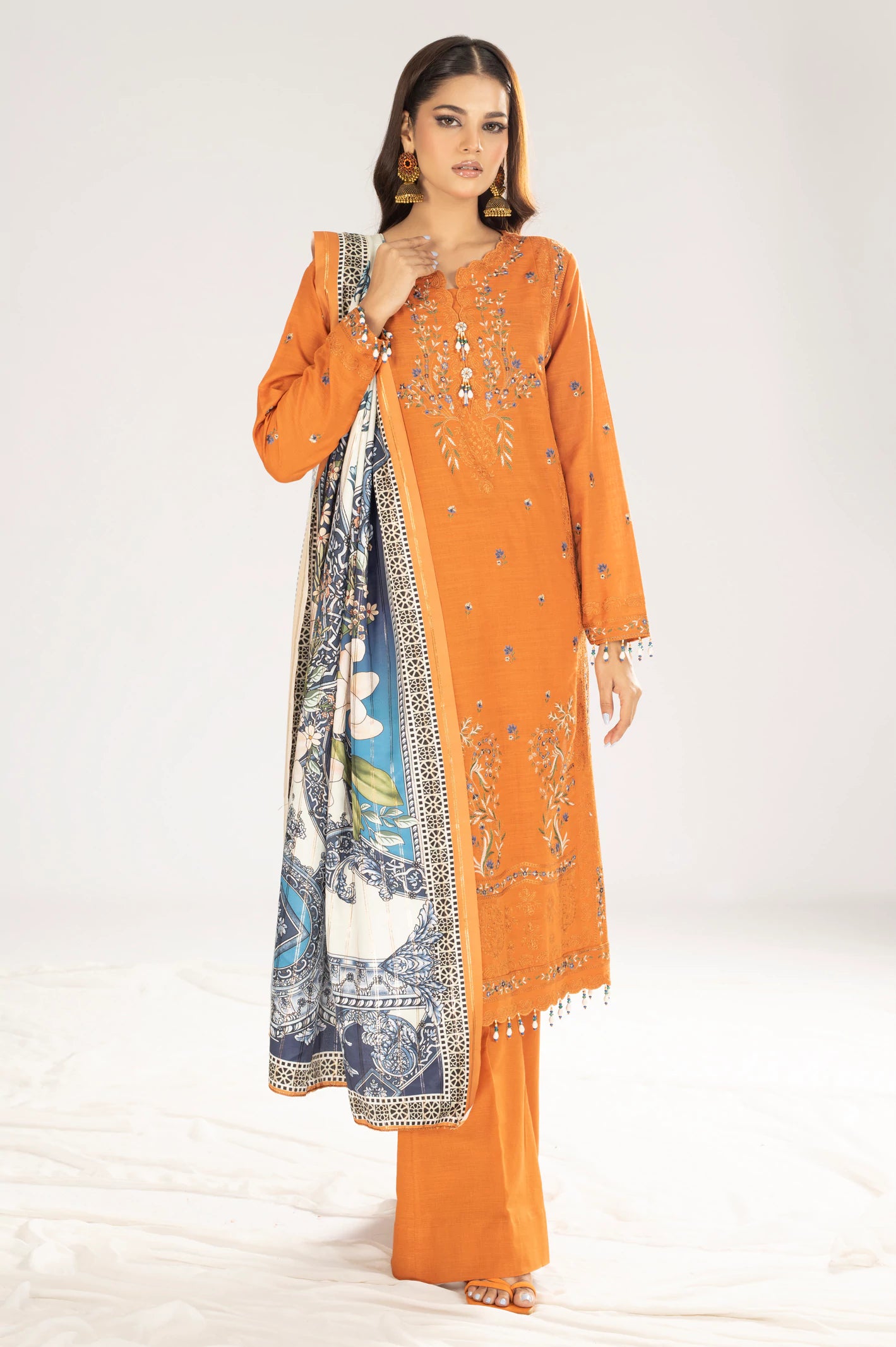 Khaddar Embroidered 3PC Unstitched Suit From Diners