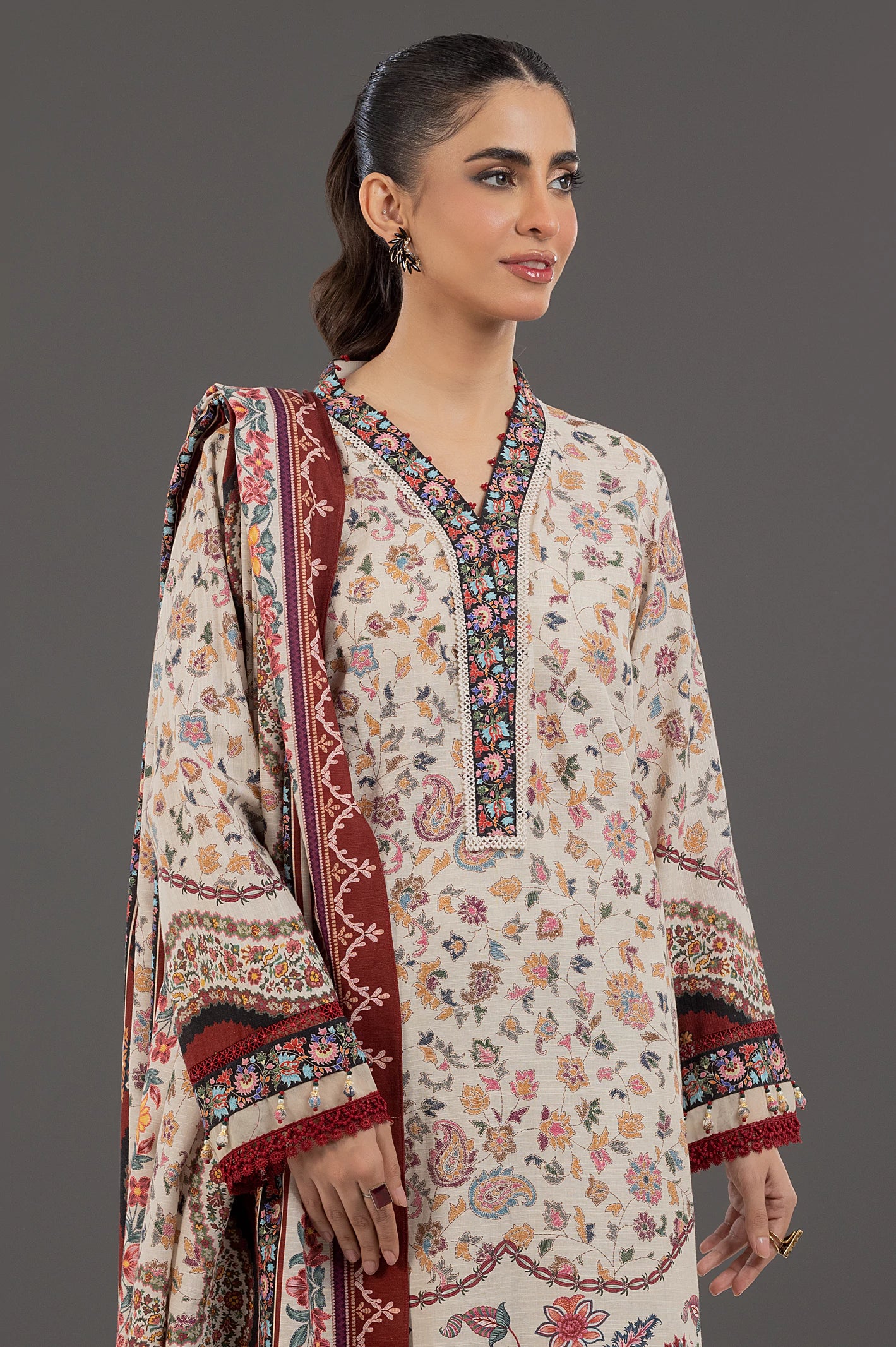 Khaddar Printed 3PC Unstitched Suit From Diners