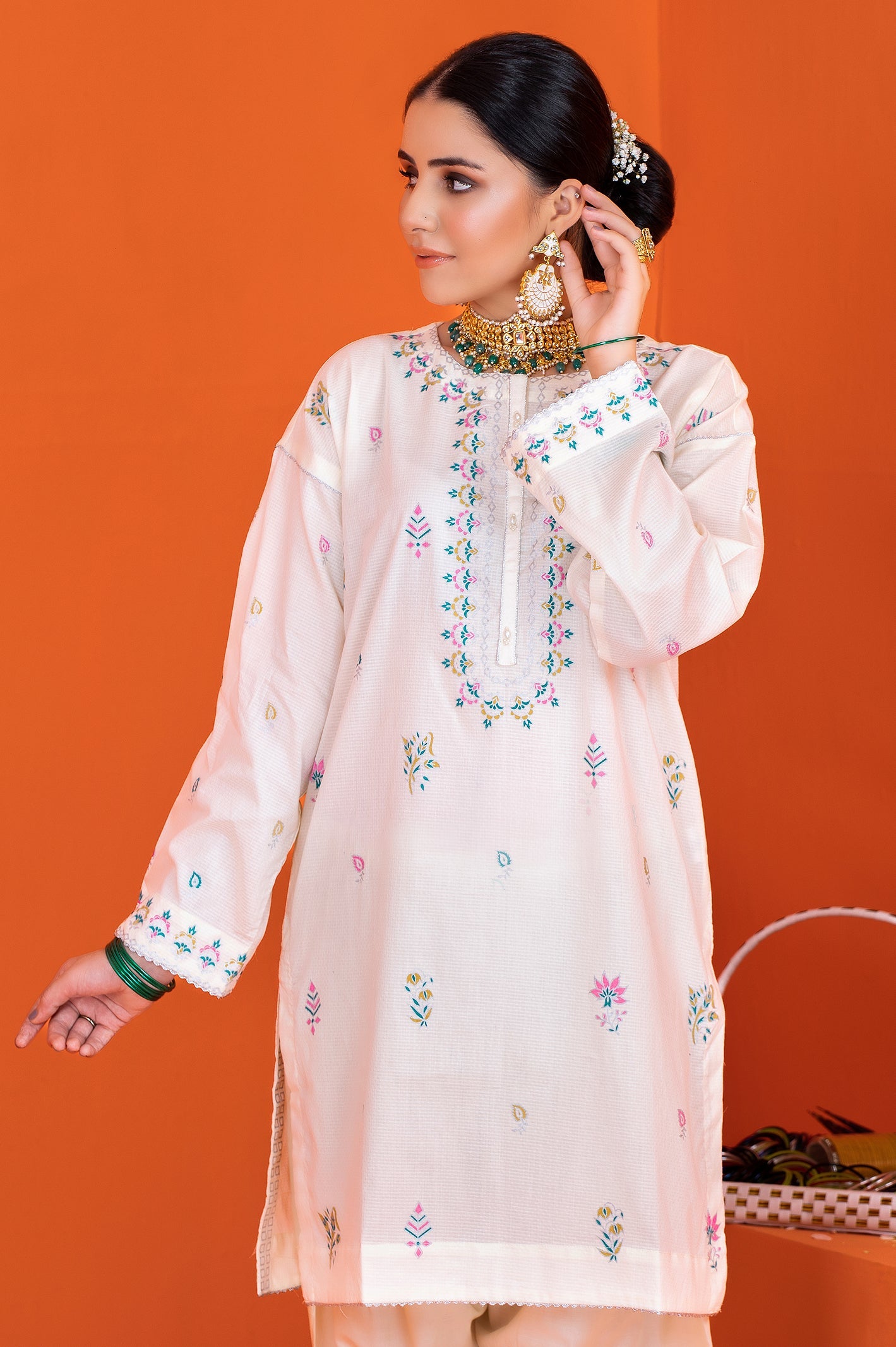 Off White Women Stitched Kurti From Diners