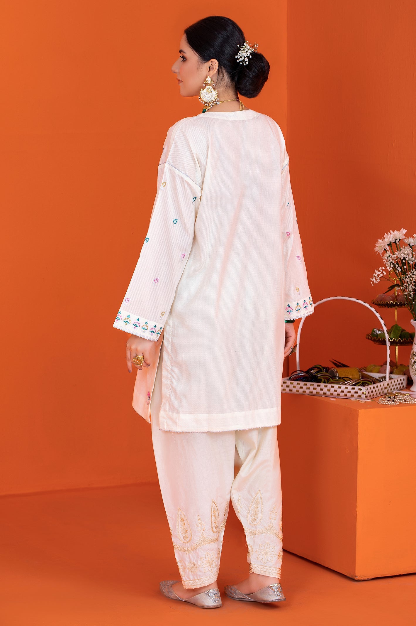 Off White Women Stitched Kurti From Diners