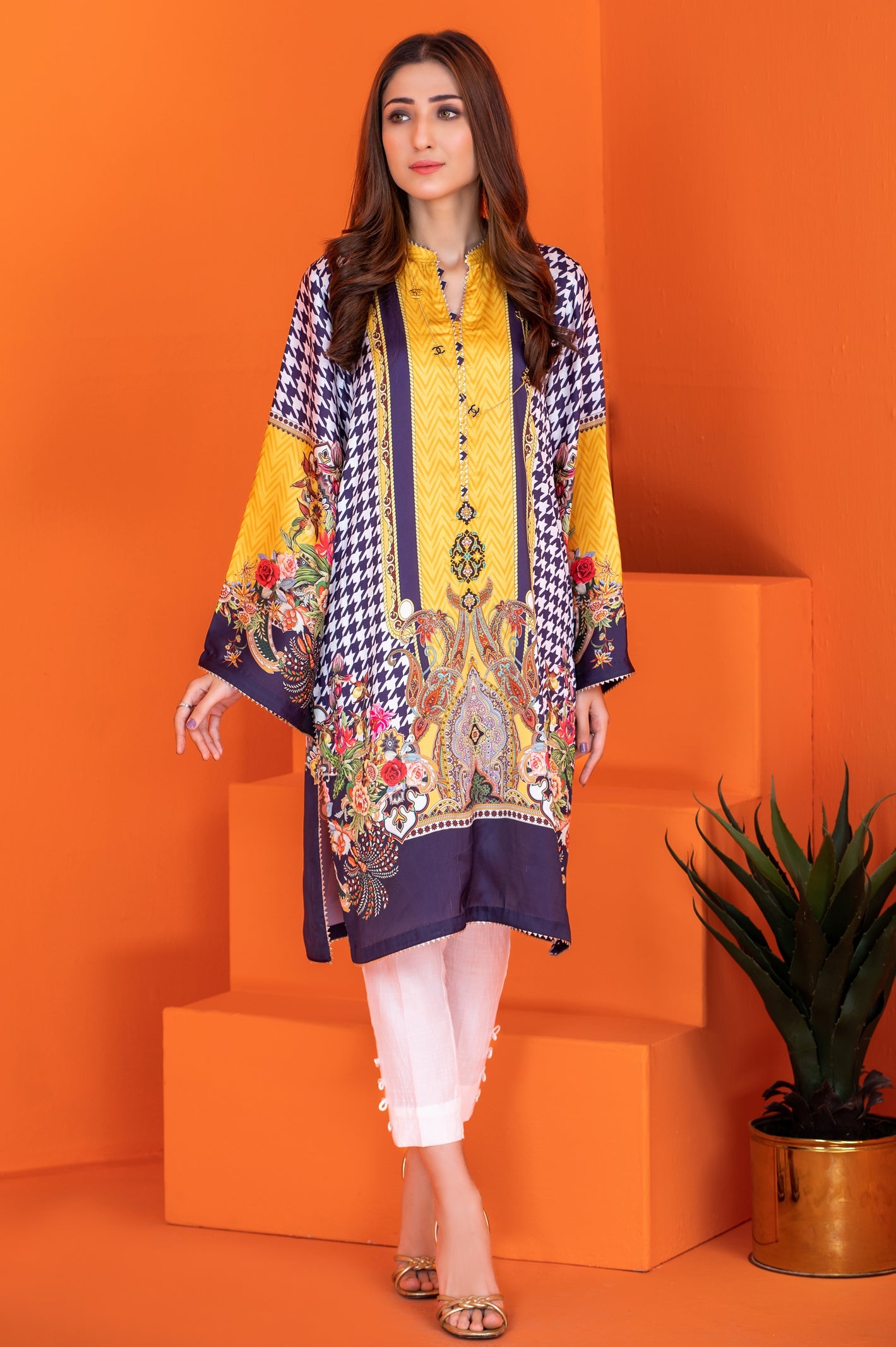 Women Stitched Kurti - Diners