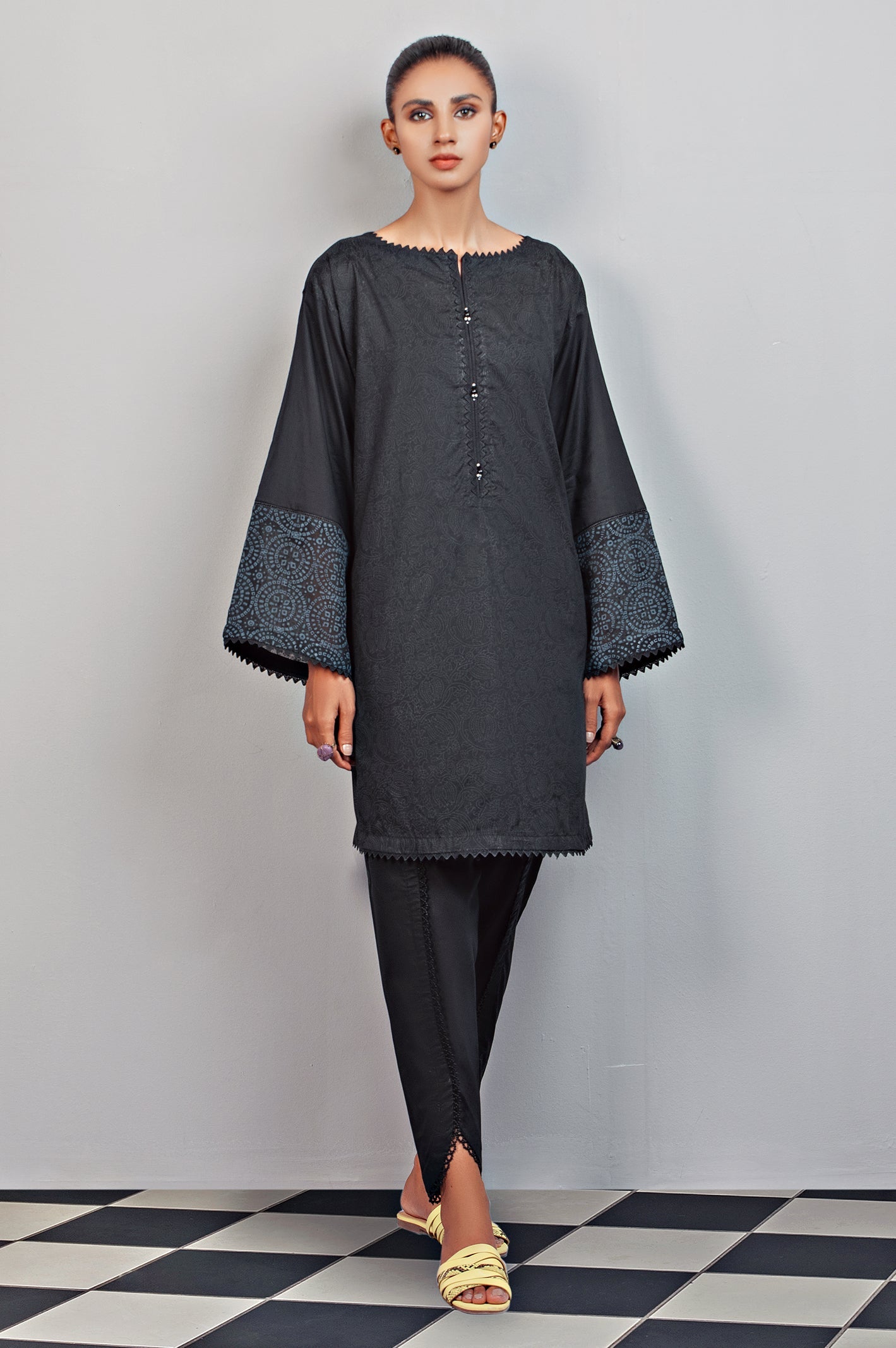 Women Stitched Kurti - Diners