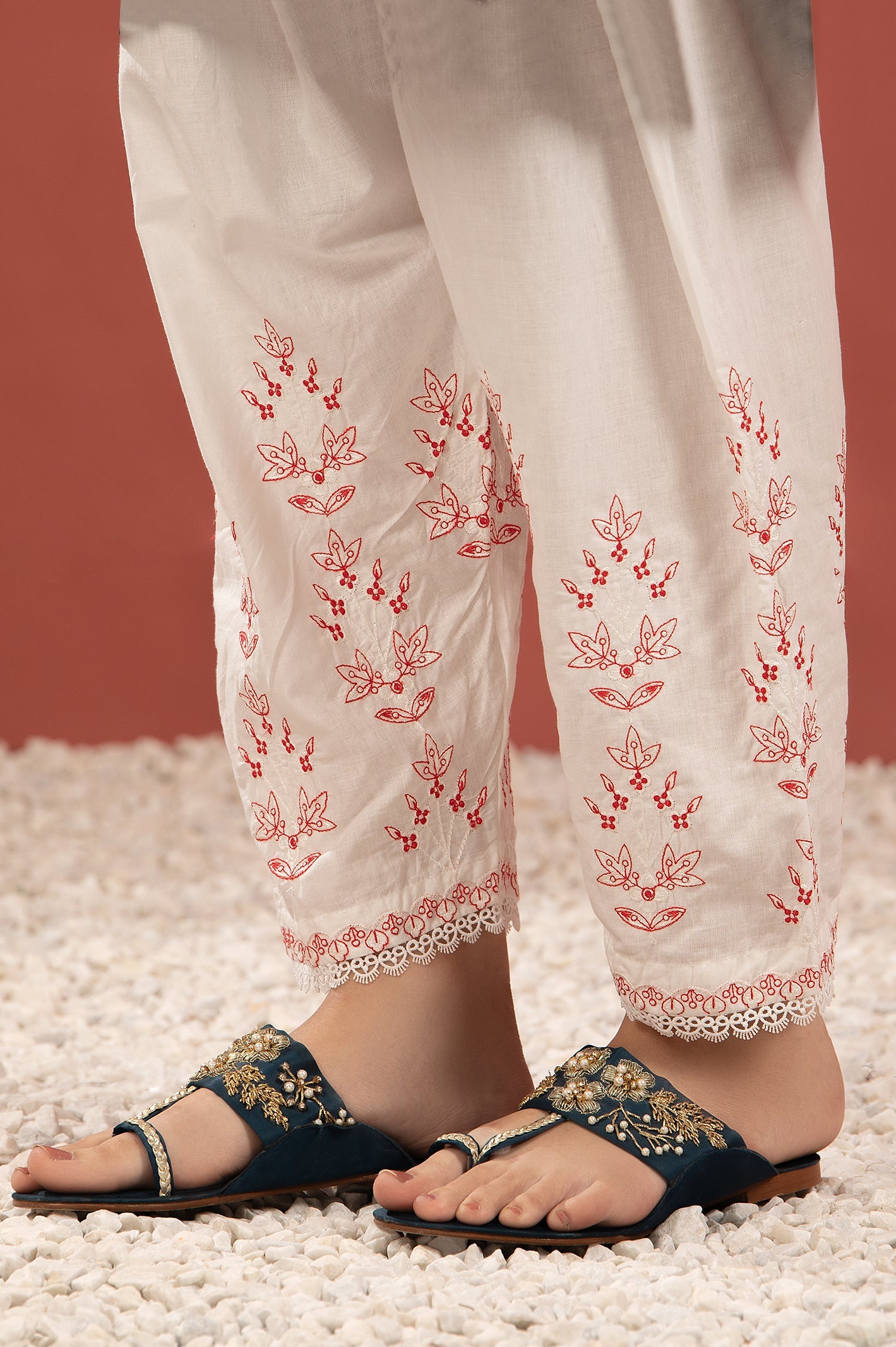 Update more than 195 embroidered trousers pakistan