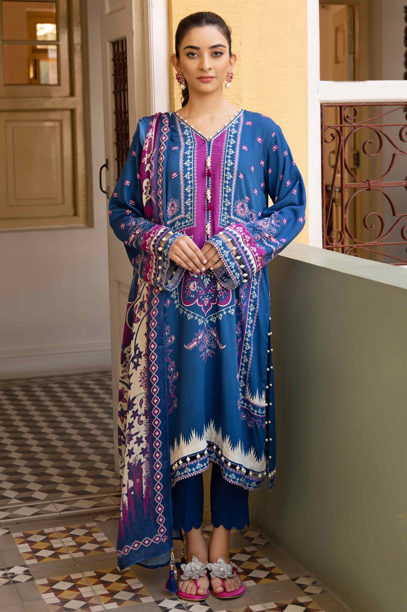 Unstitched 2 Piece KHADDAR PRINTED SHIRT & KHADDAR DYED TROUSER - Diners