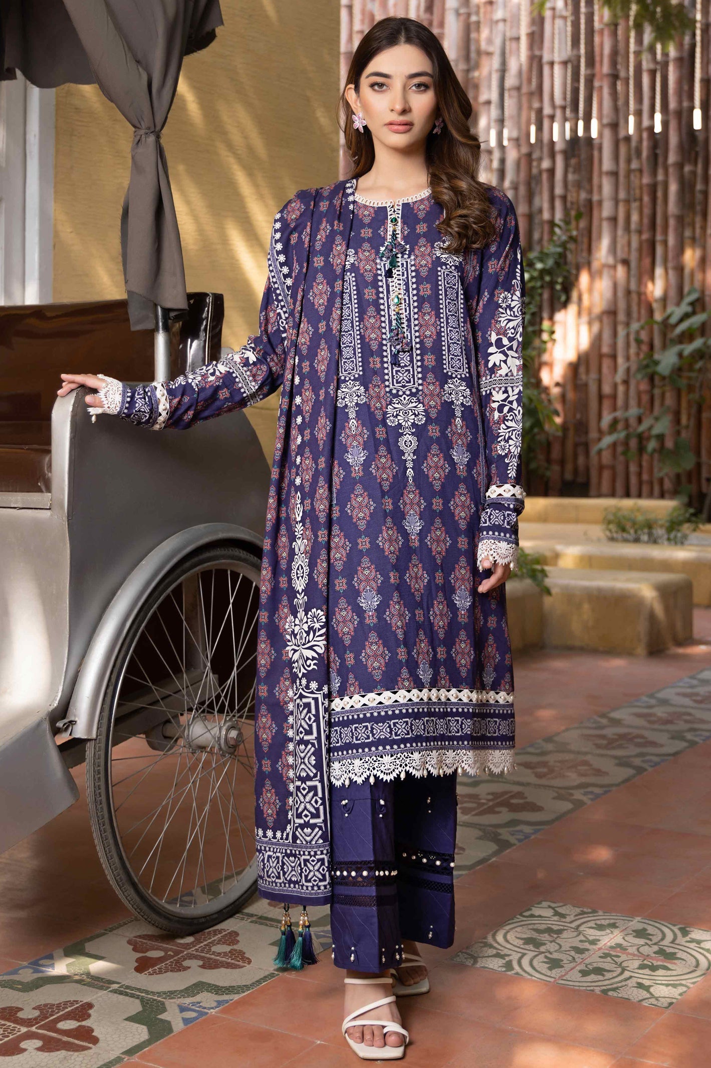 Unstitched 2 Piece KHADDAR PRINTED SHIRT & KHADDAR DYED TROUSER - Diners