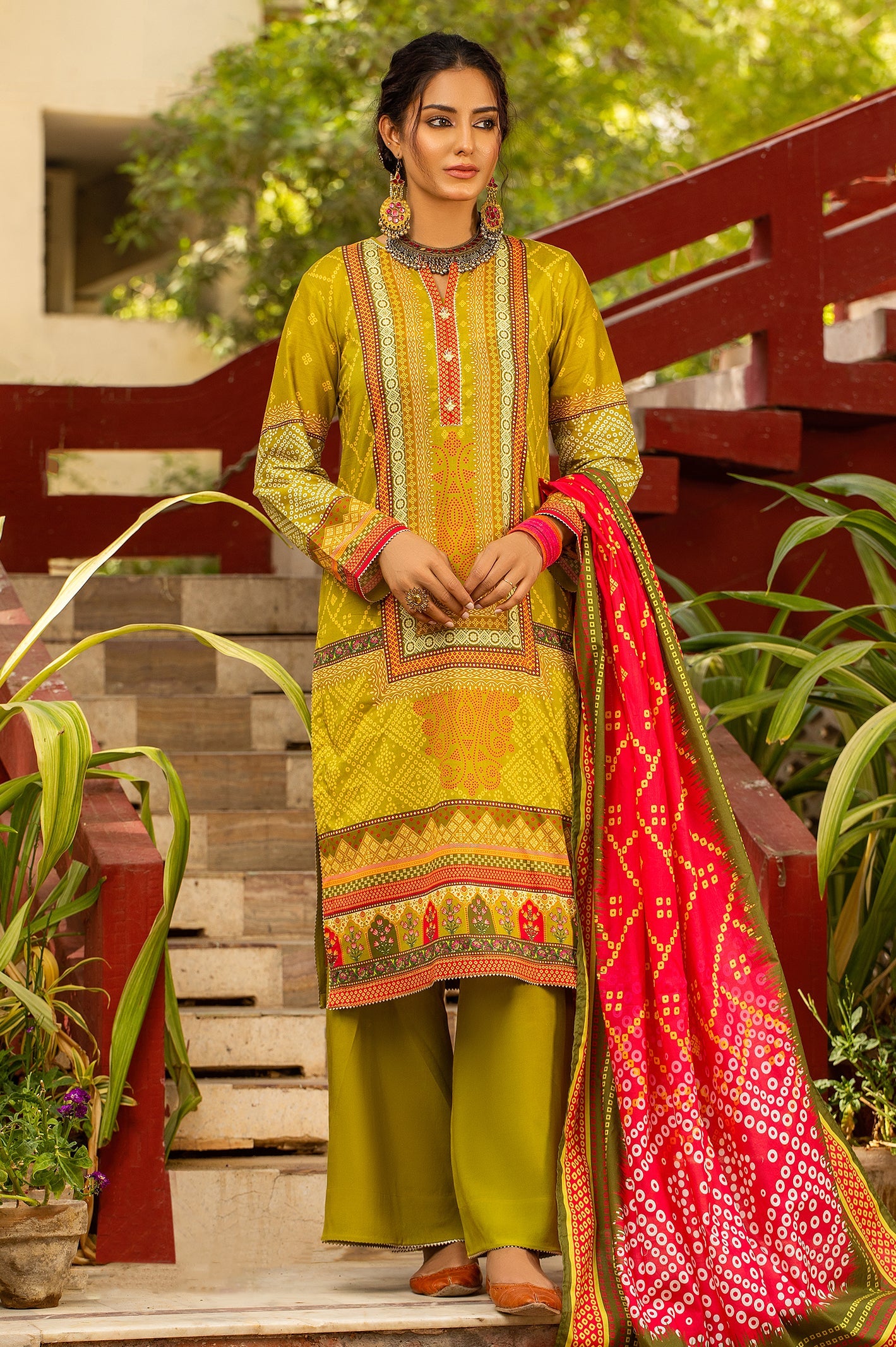 Unstitched 3 Piece Chunri Lawn Printed Shirt, Lawn Printed Dupatta, Cotton Dyed Trouser - Diners