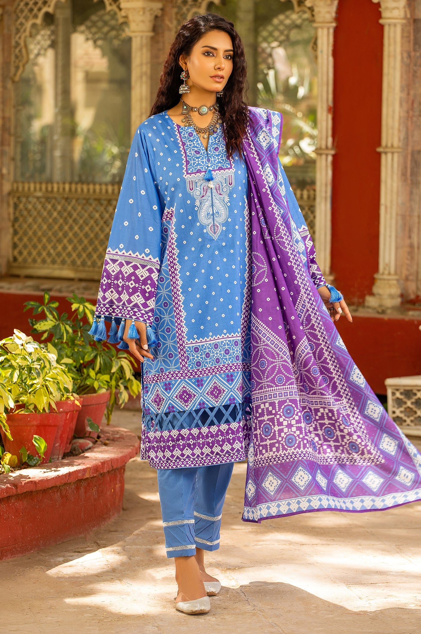 Unstitched 3 Piece Chunri Lawn Printed Shirt, Lawn Printed Dupatta, Cotton Dyed Trouser - Diners