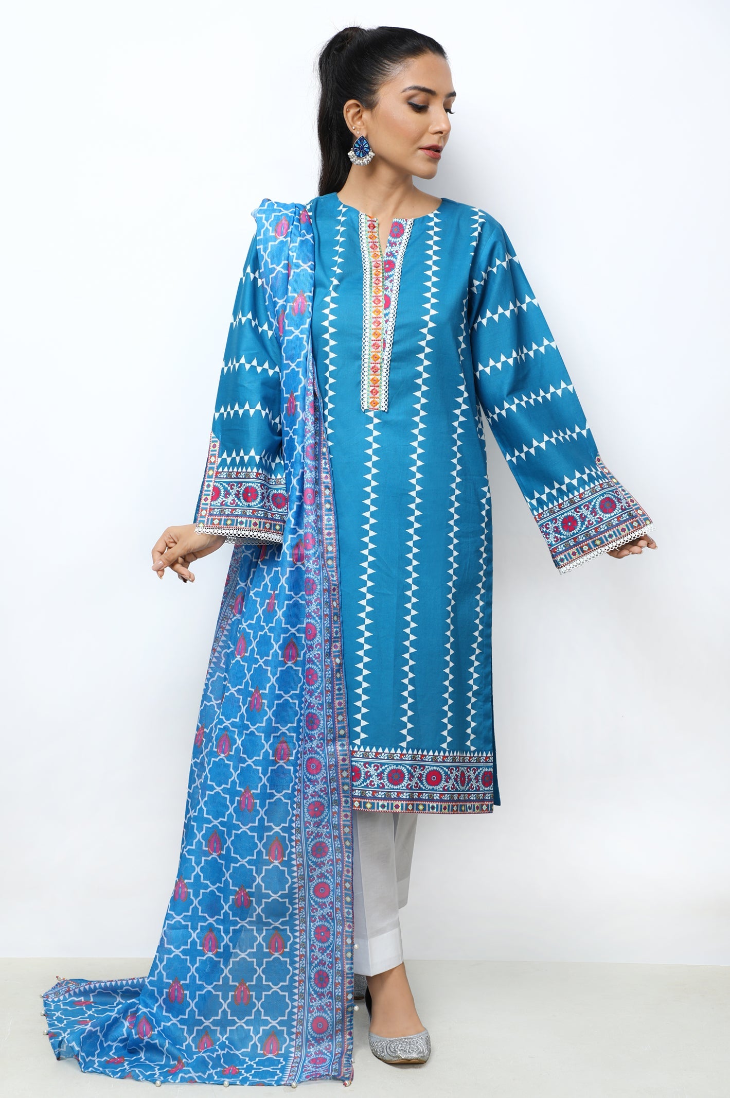 Unstitched 3 Pcs Cambric Printed Shirt, Lawn Printed Dupatta, Cotton Dyed Trouser - Diners