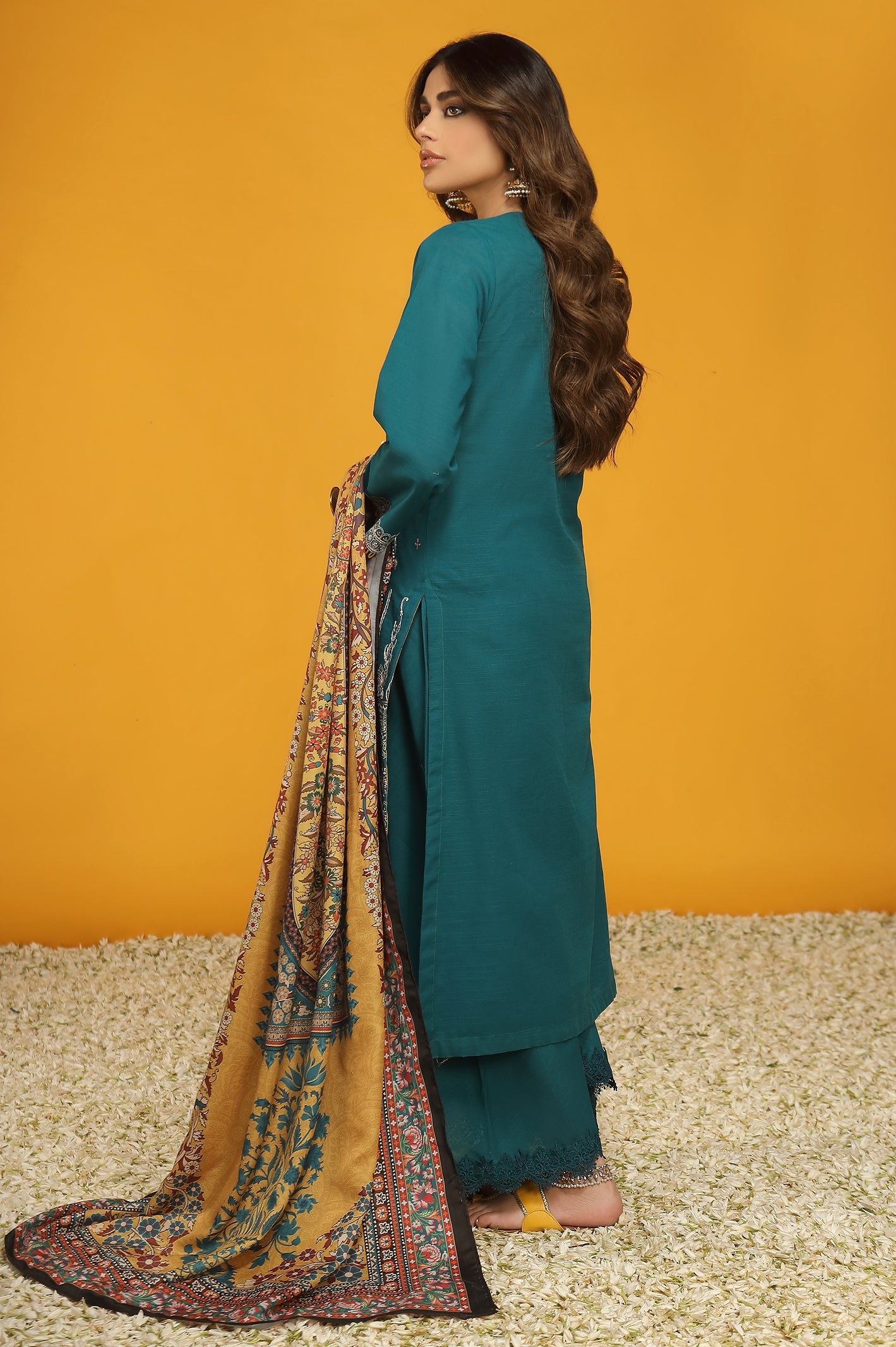 Unstitched 3 Pcs Khaddar Emb Shirt, Printed Shawl, Khaddar Dyed Trouser - Diners