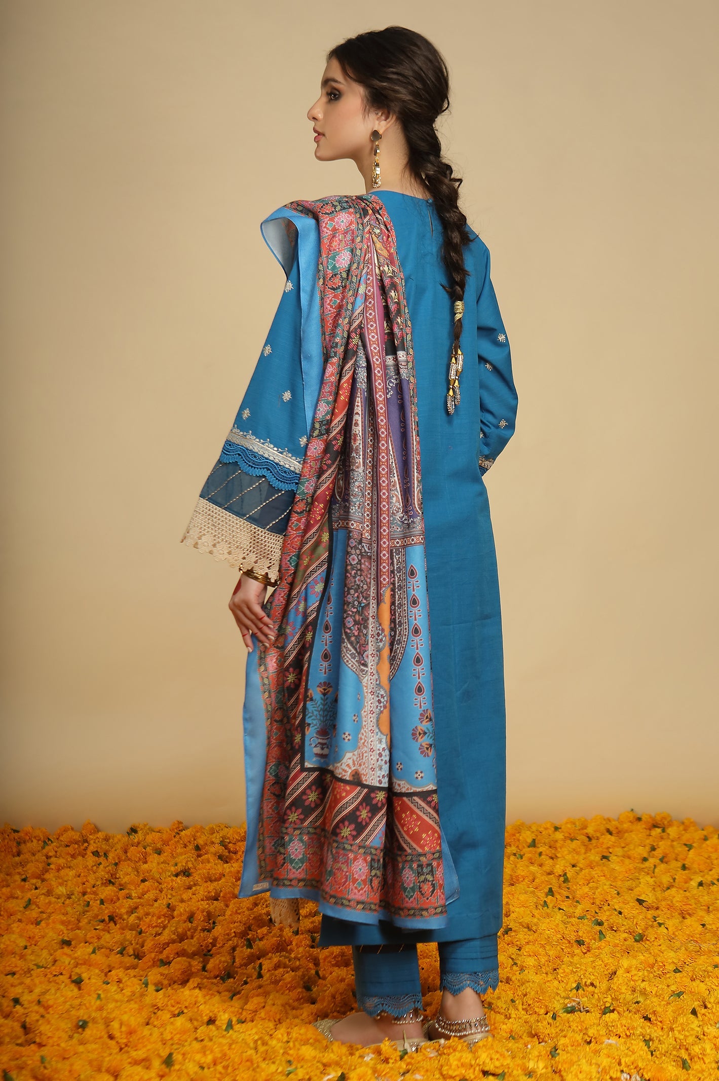 Unstitched 3 Pcs Khaddar Front Emb Shirt, Printed Shawl, Khaddar Dyed Trouser - Diners