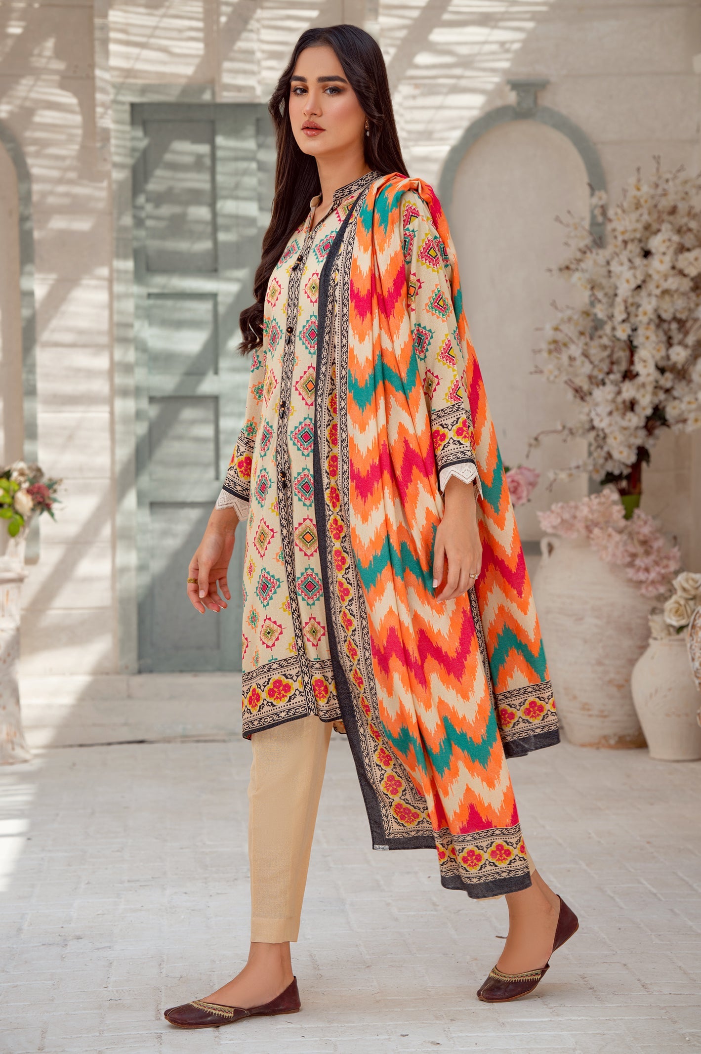 Unstitched 3 Pcs Printed Karandi Shirt, Printed Karandi Dupatta, Dyed Karandi Trouser - Diners