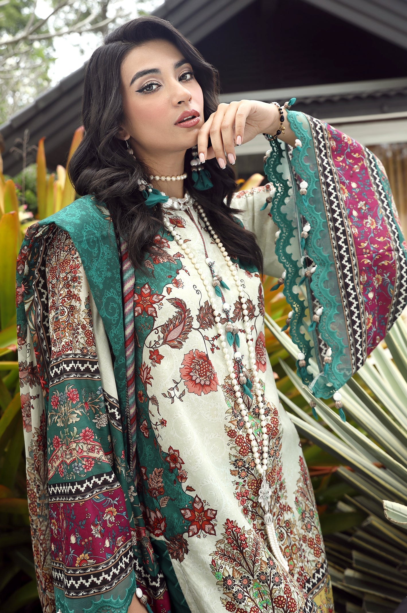 Unstitched 3 Pcs Emb Lawn Printed Shirt, Printed Dupatta, Dyed Trouser - Diners