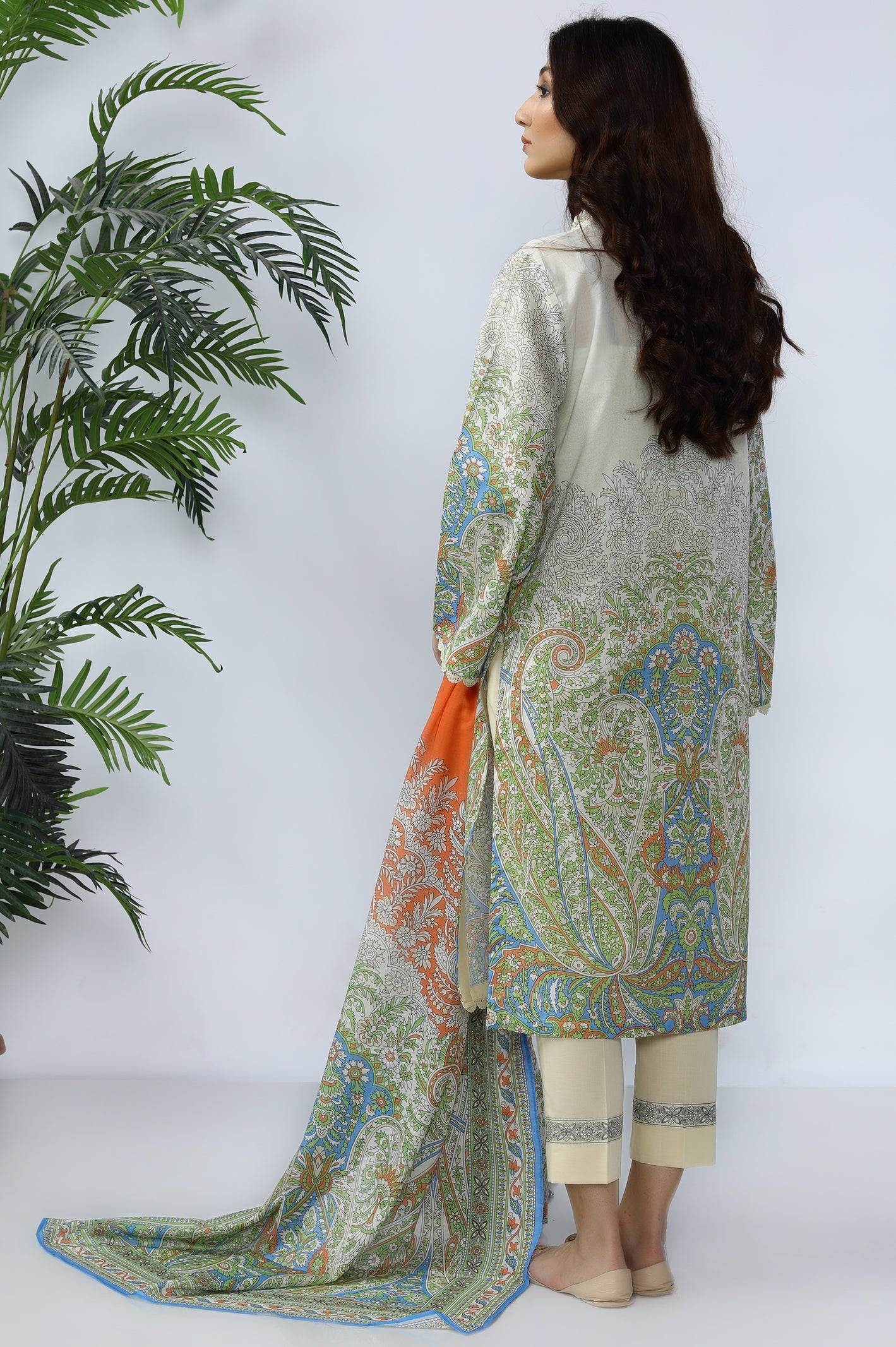 Unstitched 3 Piece Lawn Printed Shirt, Printed Dupatta, Dyed Trouser - Diners