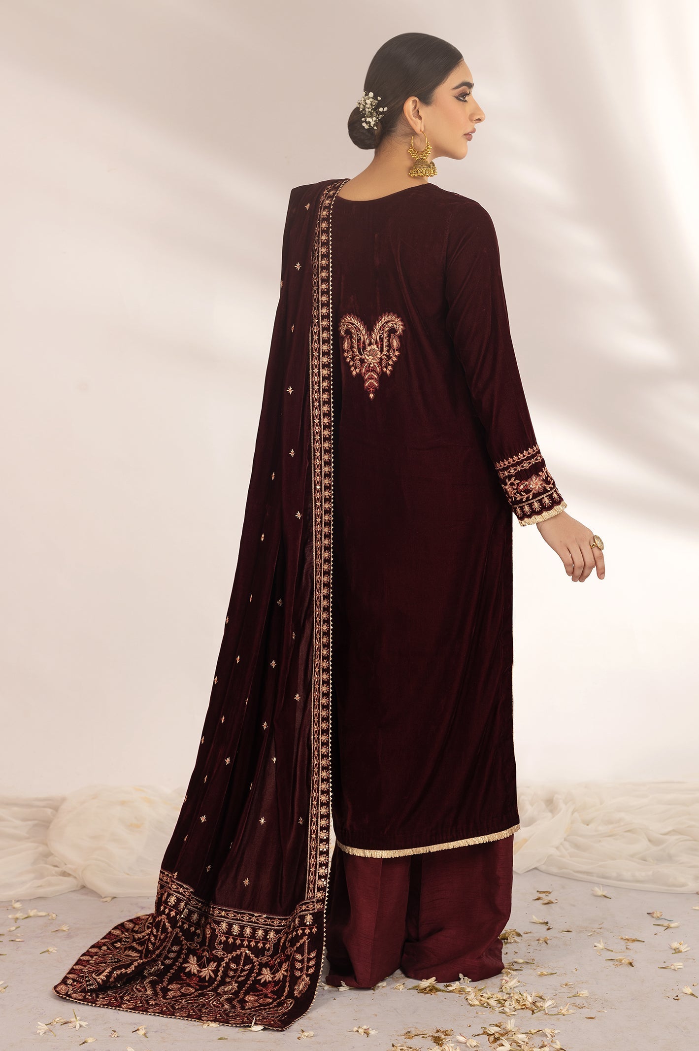Unstitched 2 Piece Velvet Embroidered Shirt & Embroidered Velvet Shawl - Diners