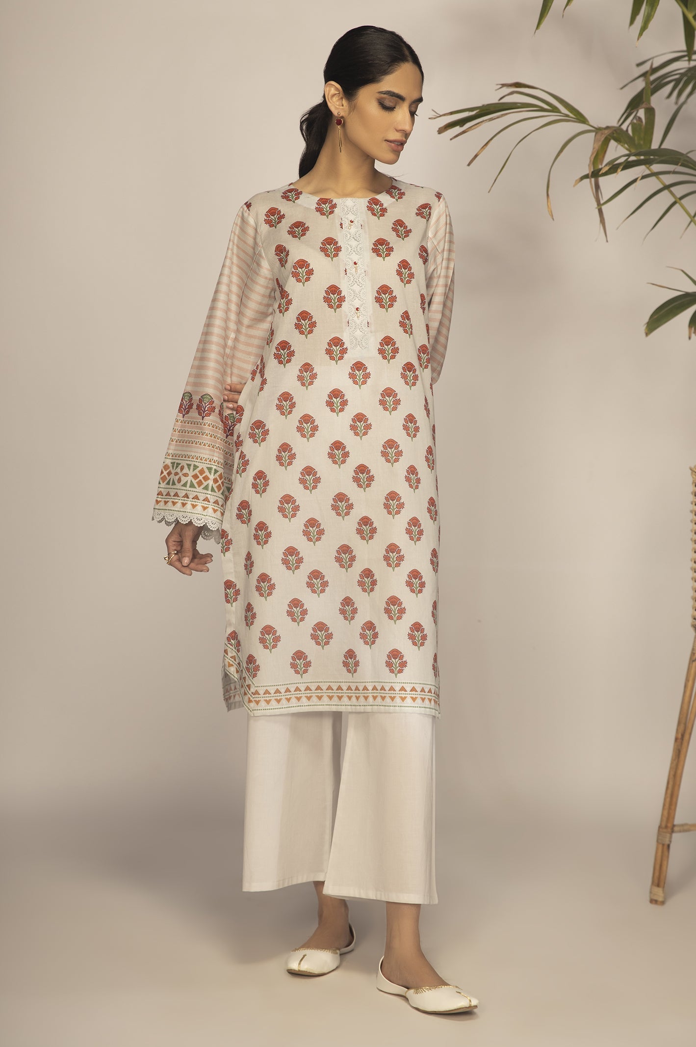 Unstitched 2 Pcs Lawn Printed Shirt & Dyed Trouser - Diners