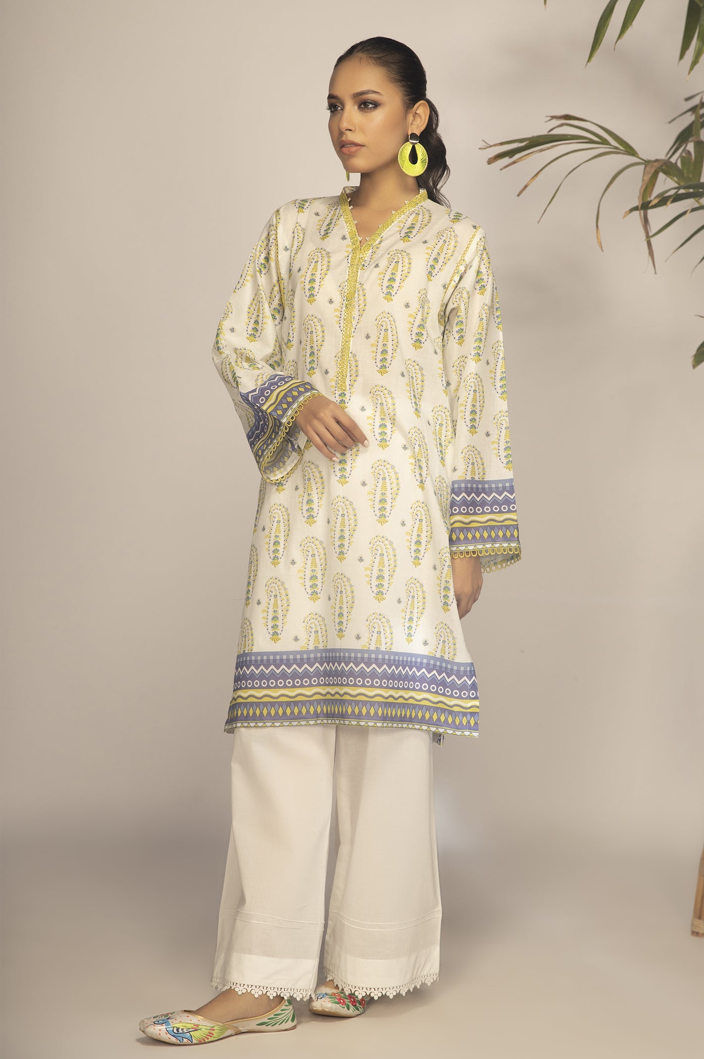 Unstitched 2 Pcs Lawn Printed Shirt & Printed Trouser - Diners